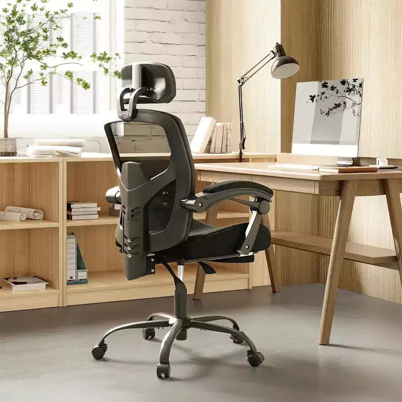 Chaise de bureau ergonomique avec repose-pieds rétractable, Chaise de jeu avec coussin de soutien lombaire et accoudoirs rembourrés, Chaise pivotante pour bureau