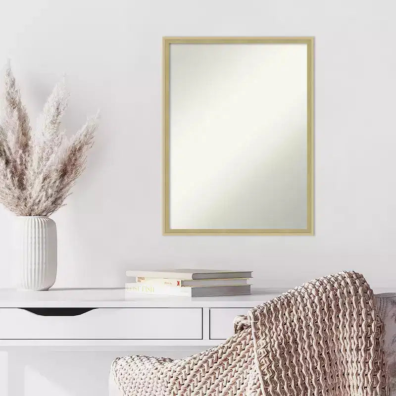 Miroir mural en bois sans biseau couleur champagne 25,25 x 19,25 po.