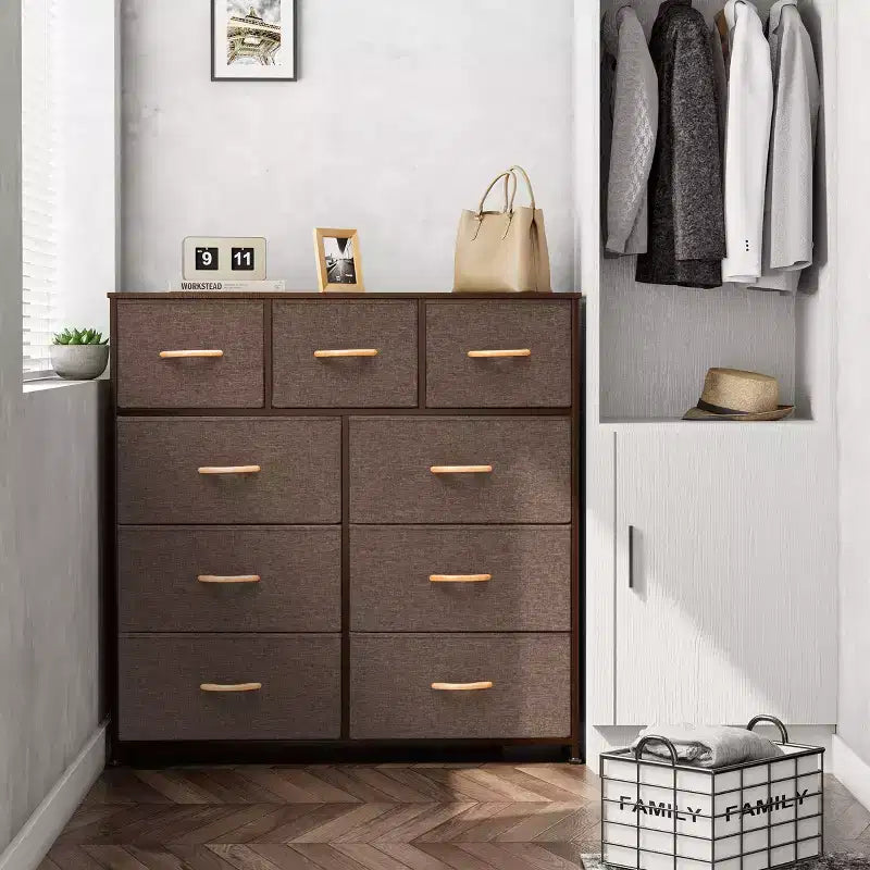 Commode en tissu extra large à 9 tiroirs pour chambre à coucher, tour de rangement pour vêtements avec cadre en acier robuste, plateau en bois et poignées en bois, bacs faciles à tirer